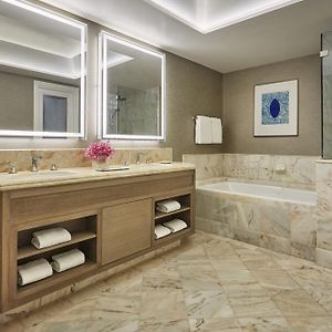 Deluxe Executive King Suite Garden View